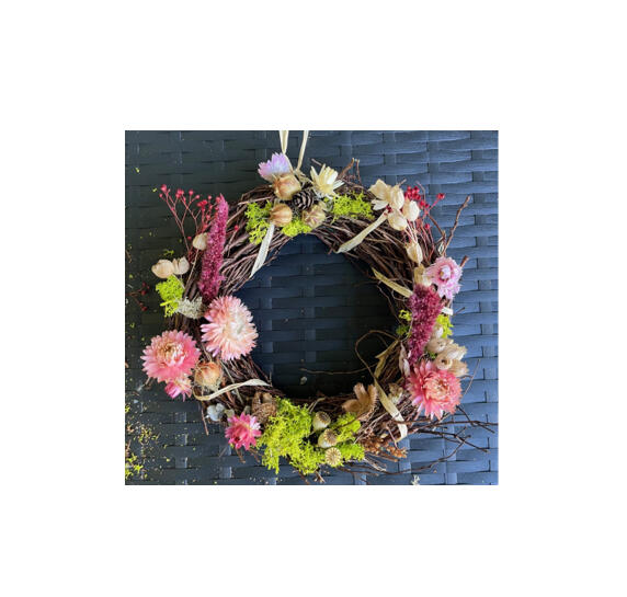 Frühlingsblumenkranz